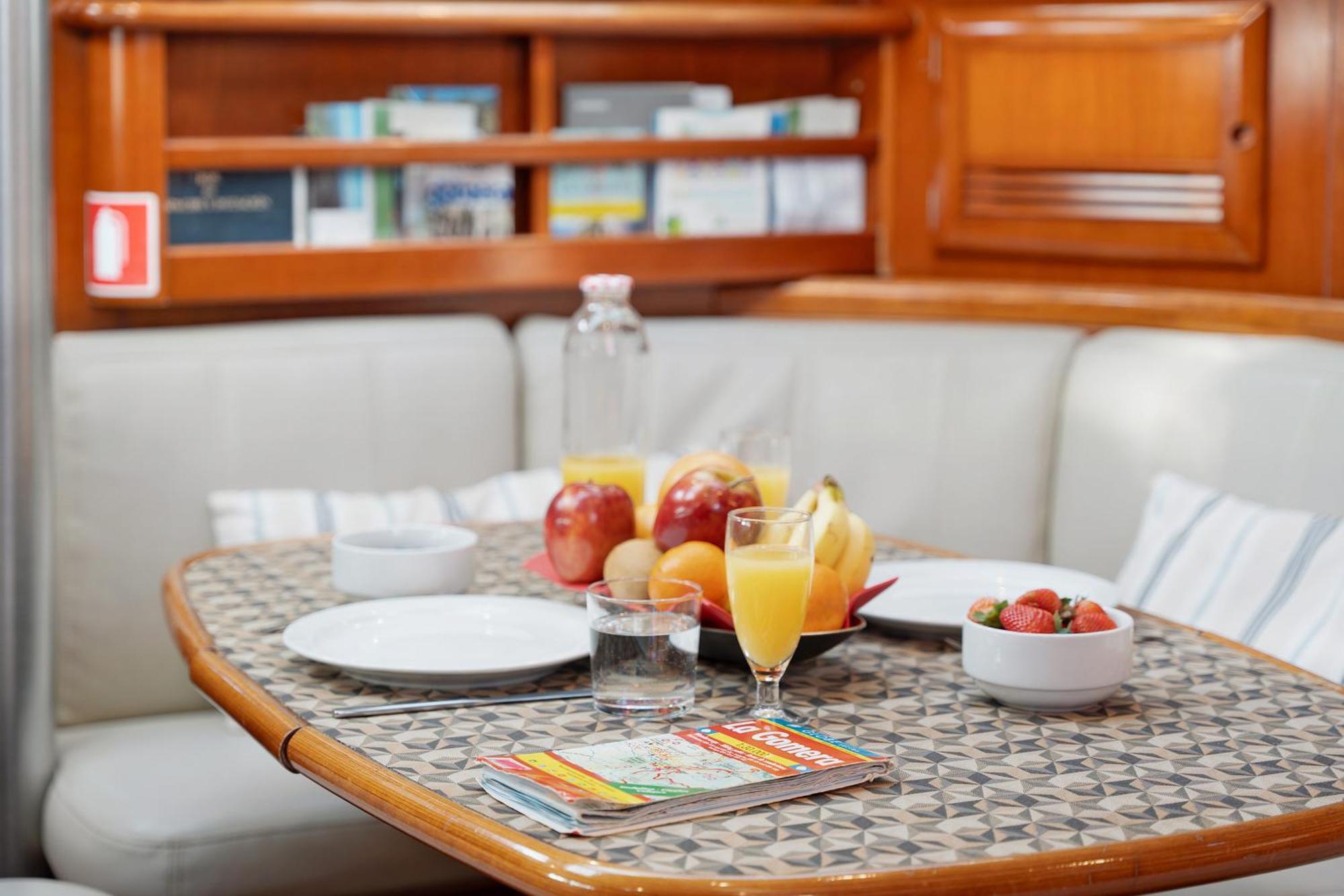 Pato Lucas Sail Boat Hotel San Sebastian De La Gomera Bagian luar foto